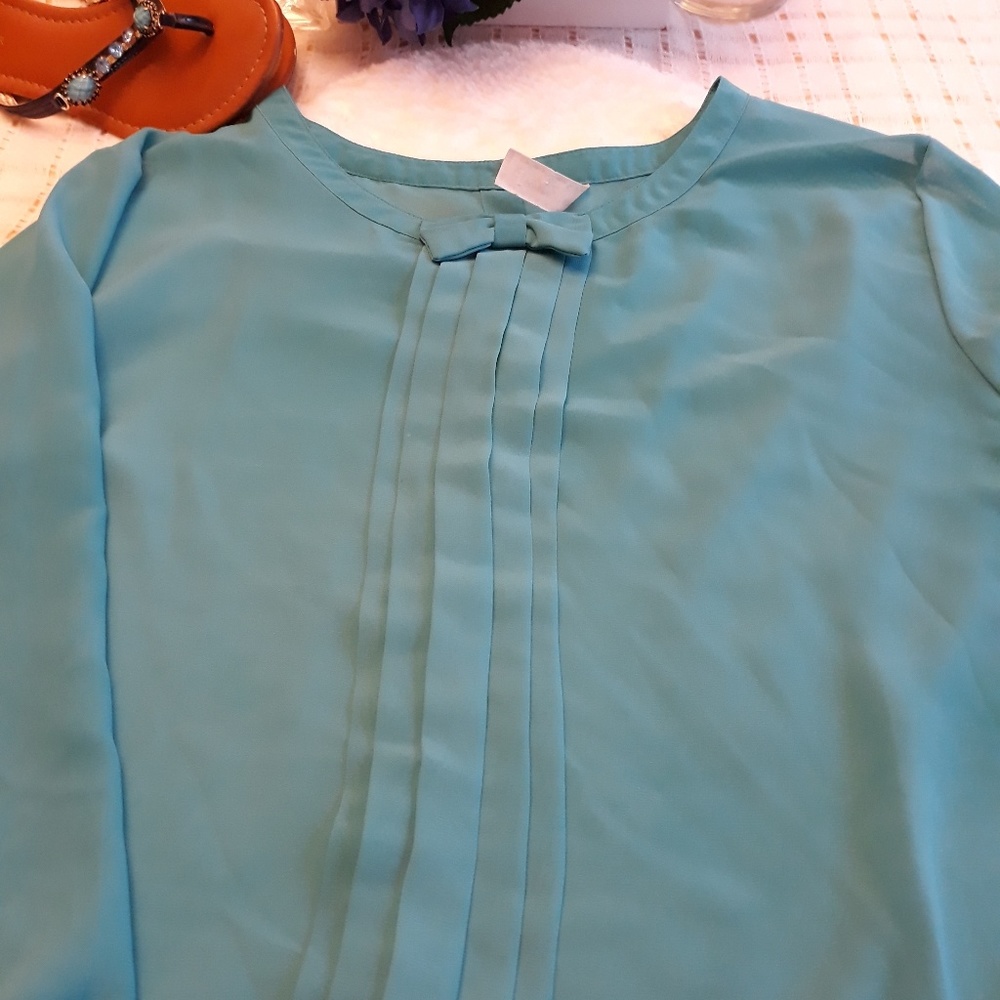 Women’s Teal Bow-Accent Blouse - Picture 5 of 11